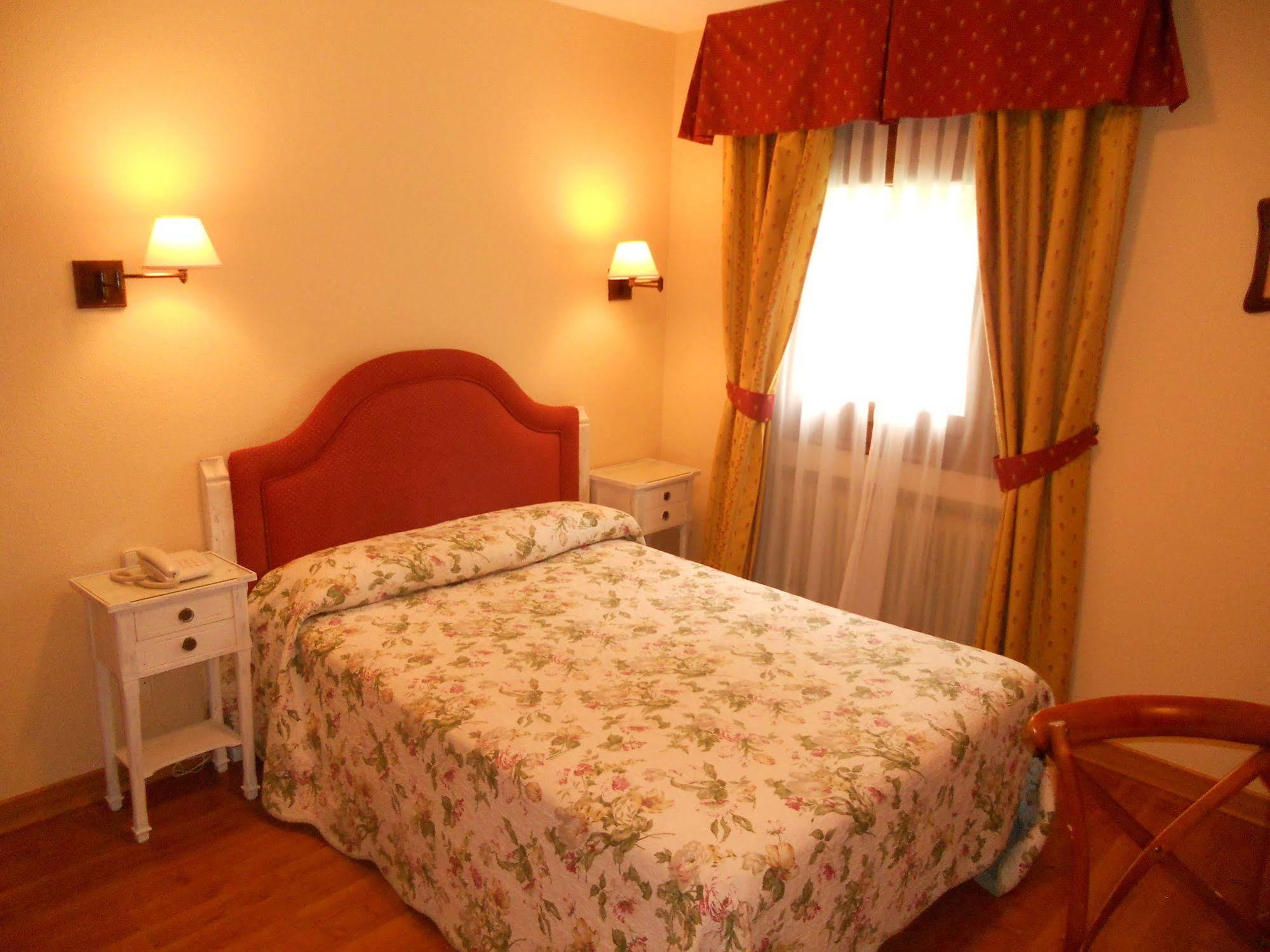 Hotel Rural Las Postas 나바쎄라다 외부 사진