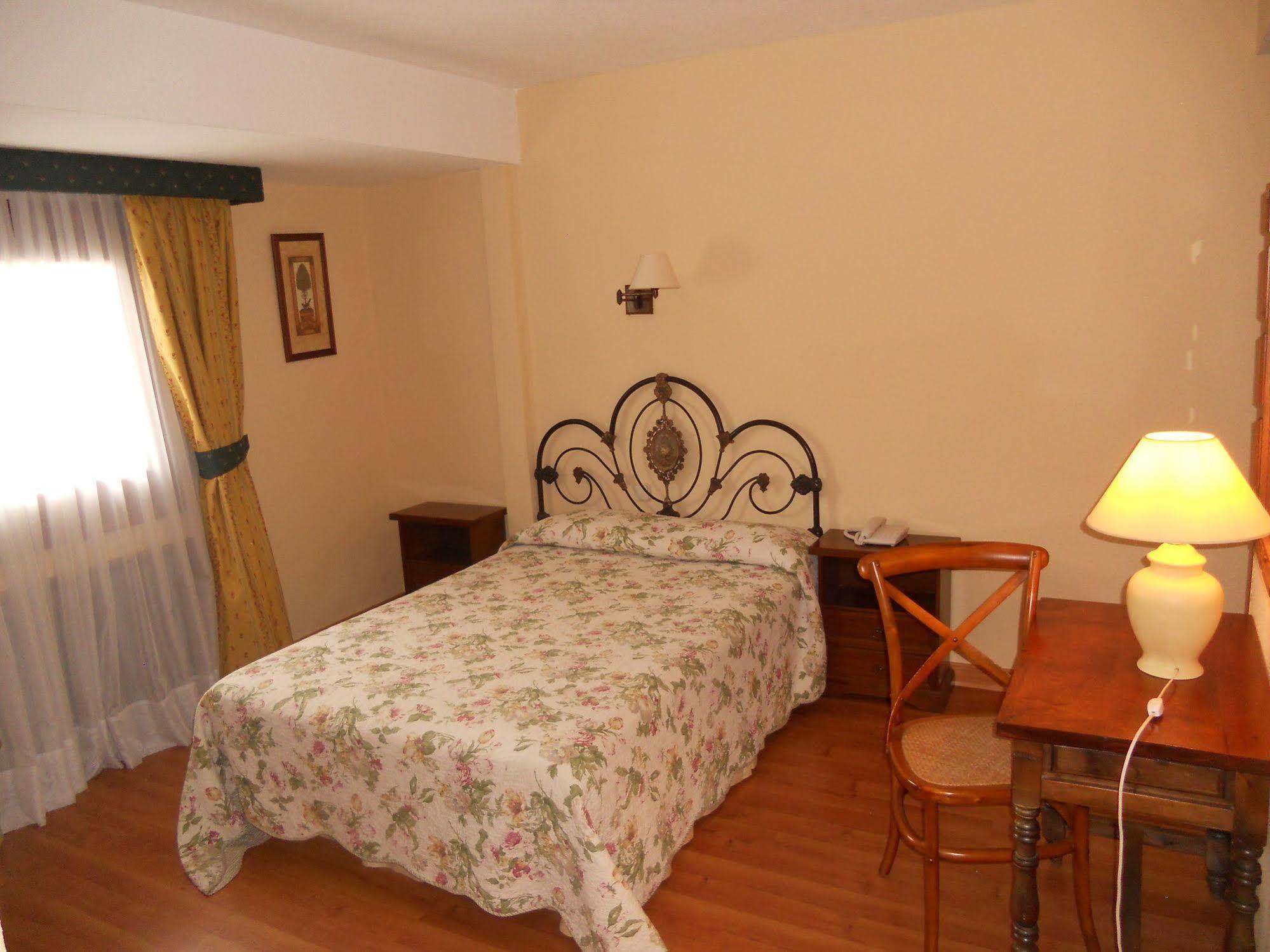 Hotel Rural Las Postas 나바쎄라다 외부 사진